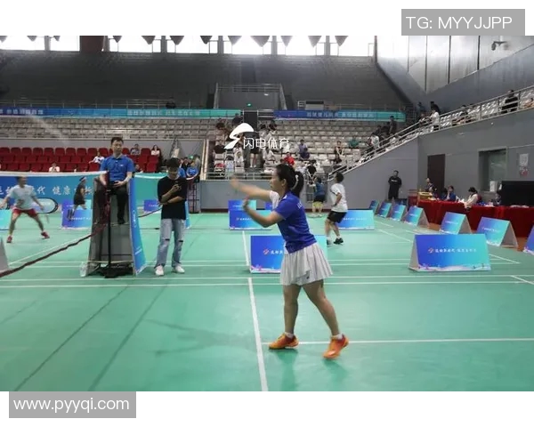 重庆羽毛球队在城市联赛中的灵活性表现引发热议与关注 重庆羽毛球队在城市联赛中的灵活性表现引发热议与关注