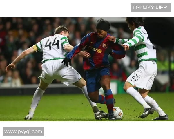 22号现役足球明星的辉煌历程与场上风采全解析 22号现役足球明星的辉煌历程与场上风采全解析