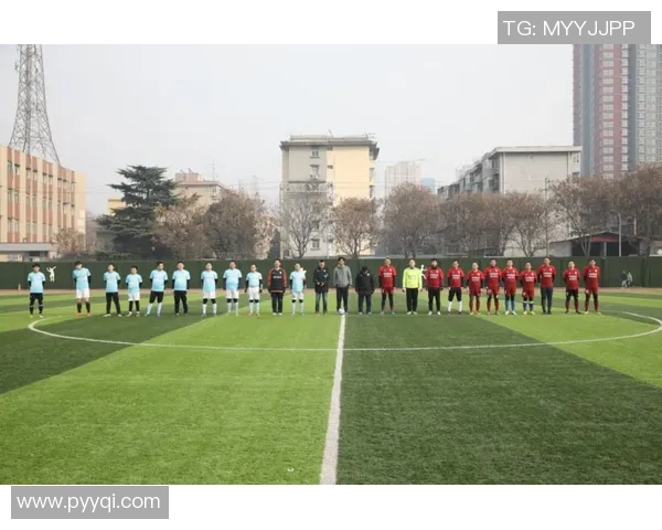 西安足球队的崛起与发展探索:激情与梦想交织的绿茵传奇 西安足球队的崛起与发展探索:激情与梦想交织的绿茵传奇